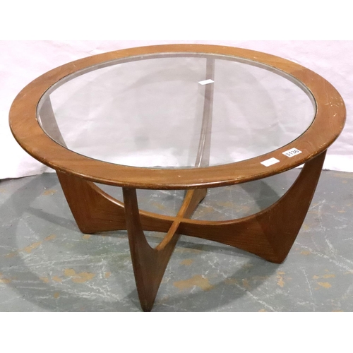 3136 - Presumed G-Plan mid 20th century circular teak coffee table with glass insert, D: 84 cm H: 46 cm. No... 