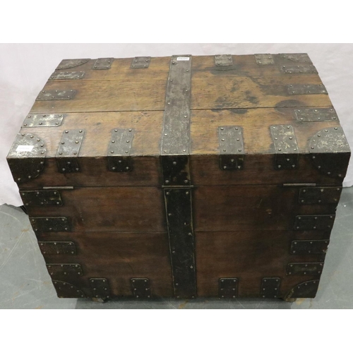 3090 - Mappin Brothers steel-bound oak silver chest with hasp lock, later raised on castors, 80 x 55 x 67 c... 