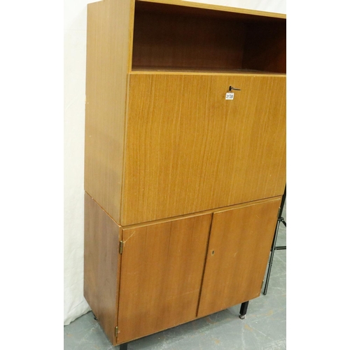 3138 - Gute Siegal mid 20th century bureau cabinet with cupboard base and fitted interior, 88 x 40 x 155 cm... 