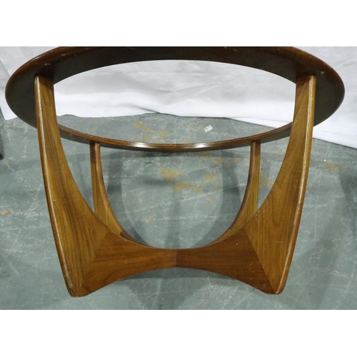 3136 - Presumed G-Plan mid 20th century circular teak coffee table with glass insert, D: 84 cm H: 46 cm. No... 