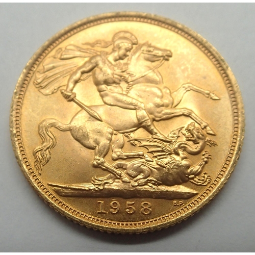 3144 - 1958 full sovereign of Elizabeth II. P&P Group 1 (£14+VAT for the first lot and £1+VAT for subsequen... 