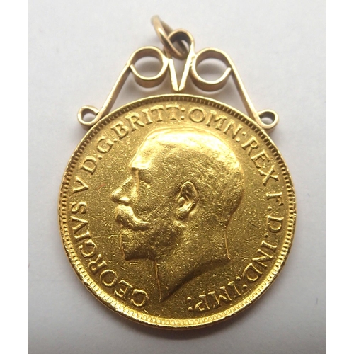 3149 - 1911 full sovereign of George V, with soldered pendant mount. P&P Group 1 (£14+VAT for the first lot... 