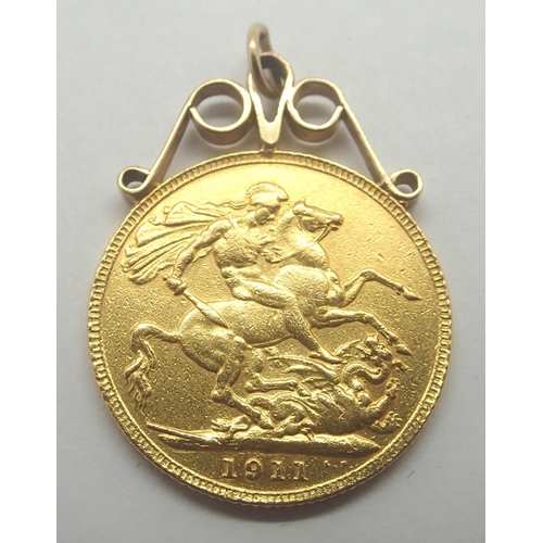 3149 - 1911 full sovereign of George V, with soldered pendant mount. P&P Group 1 (£14+VAT for the first lot... 