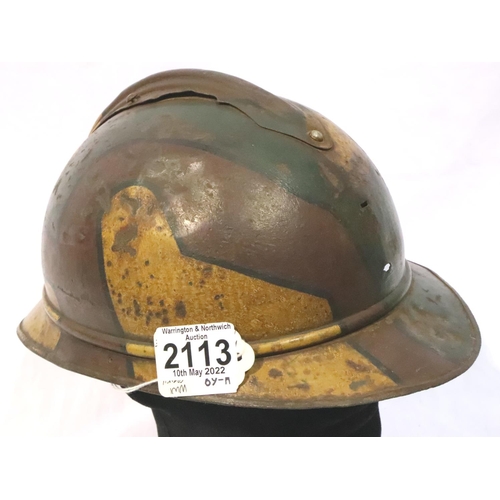 2113 - WWI French M1915 Adrian helmet with Jigsaw pattern camouflage. P&P Group 2 (£18+VAT for the first lo... 