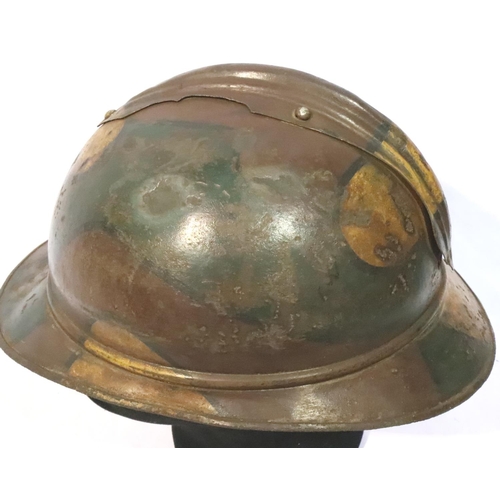 2113 - WWI French M1915 Adrian helmet with Jigsaw pattern camouflage. P&P Group 2 (£18+VAT for the first lo... 