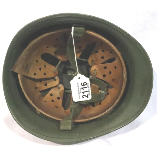 2116 - Vietnam War period American helmet with liner and chin strap. P&P Group 2 (£18+VAT for the first lot... 