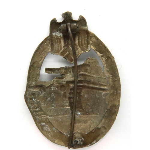 2224 - Late WWII German Tank Assault award (damaged pin). P&P Group 1 (£14+VAT for the first lot and £1+VAT... 