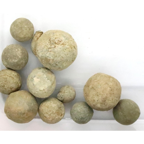 2263 - English Civil War musket balls, various caliber, pistols - rifles. P&P Group 1 (£14+VAT for the firs... 