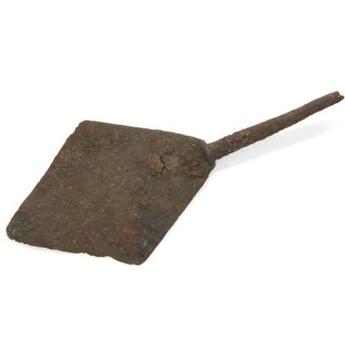 2267 - 9th century Viking iron broadhead arrow. P&P Group 1 (£14+VAT for the first lot and £1+VAT for subse... 