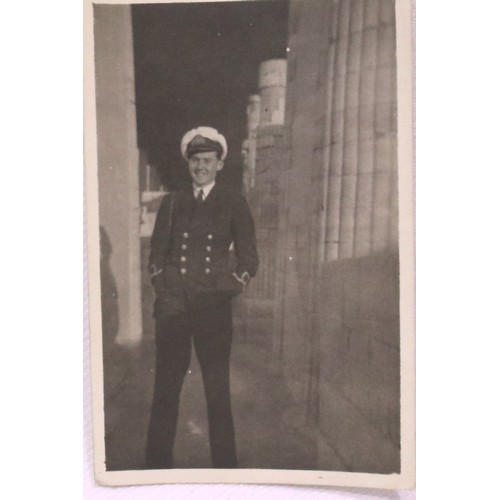 2091 - Vintage military photographs including crew of HMS Vincent. P&P group 1 (£14 + VAT for the first lot... 