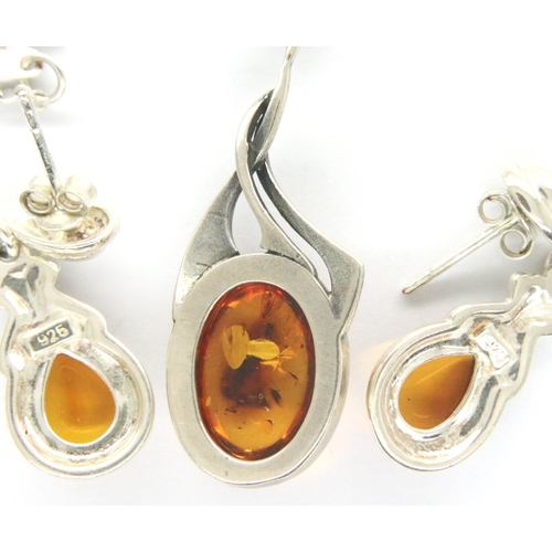 68 - 925 silver and baltic amber necklace and earrings set, boxed. Chain L: 42 cm, earring H: 14 mm. P&P ... 