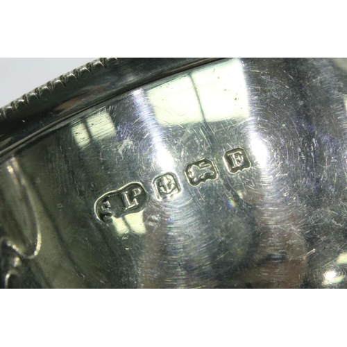 92 - Hallmarked silver twin handled cup, Birmingham assay, 1930, H: 70 mm, 137g. P&P Group 2 (£18+VAT for... 