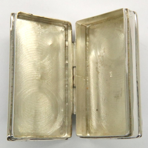 97 - 925 silver ornate pill box, L: 55 mm. P&P Group 1 (£14+VAT for the first lot and £1+VAT for subseque... 