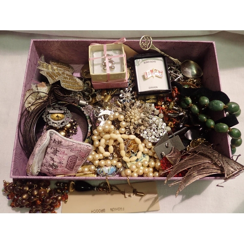 1057 - Quantity of costume jewellery to include some silver. P&P Group 2 (£18+VAT for the first lot and £3+... 