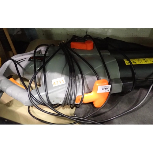 1898 - Terratek 300w electric leaf blower. Not available for in-house P&P, contact Paul O'Hea at Mailboxes ... 