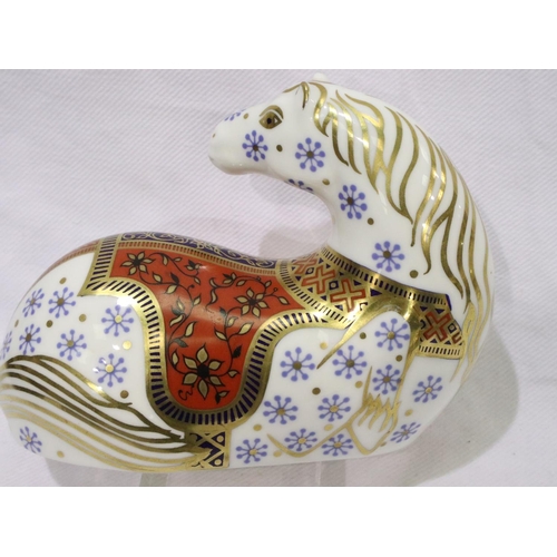 164 - Royal Crown Derby Chinese horse, seconds quality, L: 13 cm. No cracks, chips or visible restoration.... 