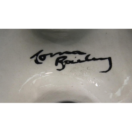 238 - Lorna Bailey cat, Tad, H: 13 cm. No cracks, chips or visible restoration. P&P Group 1 (£14+VAT for t... 