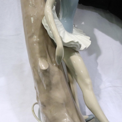 240 - Lladro table lamp in the form of a ballerina leaning against a tree, overall H: 47 cm. P&P Group 3 (... 