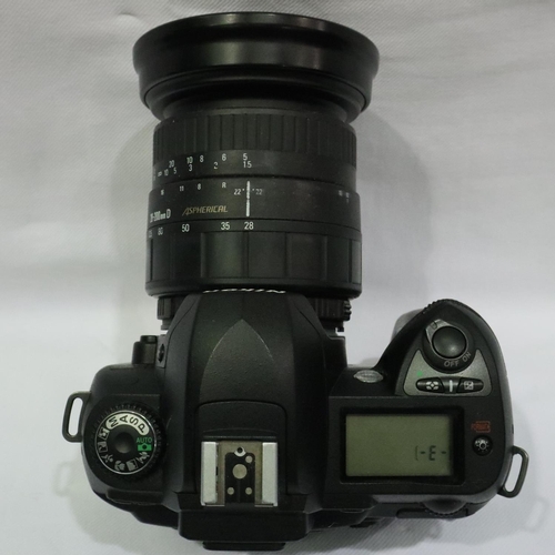 288 - Nikon D70S with Sigma aspherical 28-200 MMD 3.8-5.6 UC lens in camera bag. Appears to be in working ... 