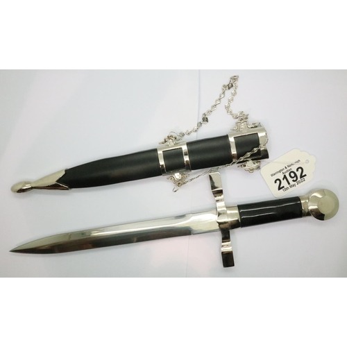 2192 - Reproduction Western style sheathed dagger. P&P Group 2 (£18+VAT for the first lot and £3+VAT for su... 