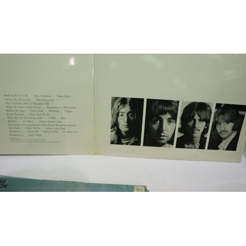 366 - Beatles White album number 230139, Abbey Road, Sgt Pepper and two John Lennon. P&P Group 2 (£18+VAT ... 