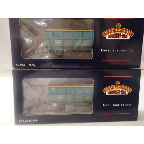 2198 - Two Bachmann 33-426A 51 tonne scrap wagons, weathered. Very good to excellent condition, box with we... 