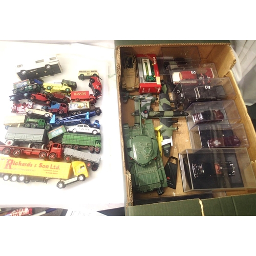 2215 - Selection of model vehicles, over 30 diecast and plastic, various makes ands scales, some with boxes... 