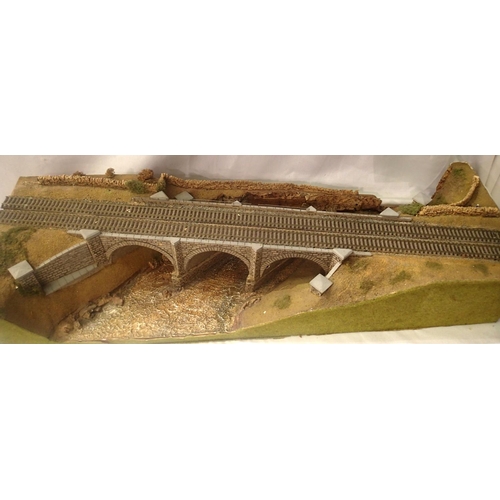 2217 - OO scale display track diorama, two tracks, crossing a viaduct, with water below, requires detailing... 