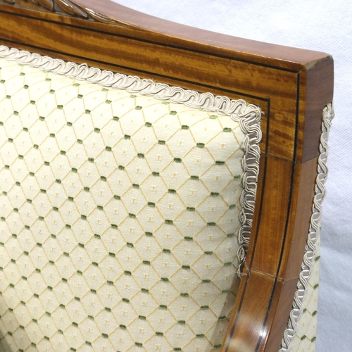 3113 - An Edwardian inlaid satinwood salon settee, later upholstered and restored, 122 x 55 x 95 cm H. Not ... 