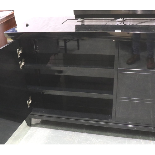 3139 - A modern black gloss two-door television cabinet with lift, H: 165 x 55 x 90 cm. Not available for i... 