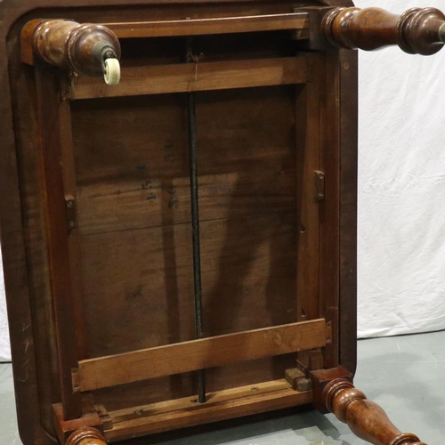 3160 - A Victorian mahogany wind out extending dining table with additional leaf, with a set of six regency... 