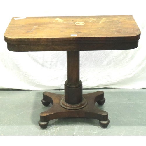 3164 - A George IV rosewood gaming table with fold-over top and columnar base, 90 x 90 x 74 cm H (open). No... 