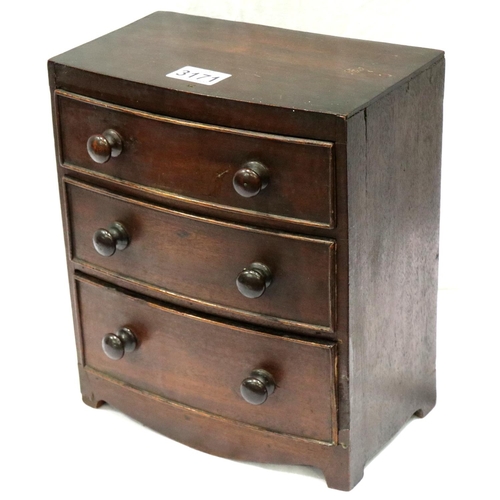 3171 - Victorian diminutive chest of three short drawers, 15 x 24 x 28 cm. P&P Group 3 (£25+VAT for the fir... 