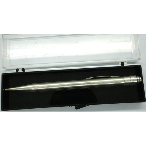 96 - Sterling silver pencil, L: 13 cm. P&P Group 1 (£14+VAT for the first lot and £1+VAT for subsequent l... 