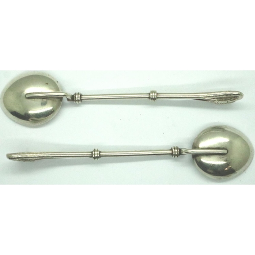 107 - Two 800 silver continental spoons, combined 47g. P&P Group 1 (£14+VAT for the first lot and £1+VAT f... 