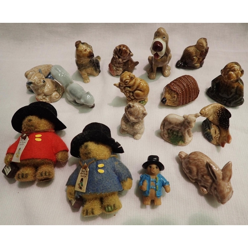 1087 - Mixed figurines to include Wade and a pair of miniature Paddington Bears. Not available for in-house... 