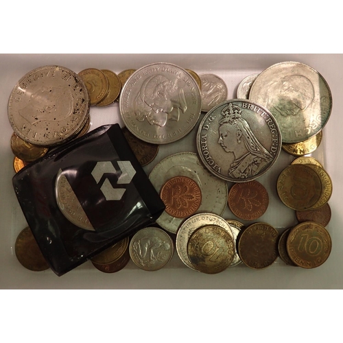 1093 - Mixed world coins to include 1890 silver Victorian crown. P&P Group 1 (£14+VAT for the first lot and... 