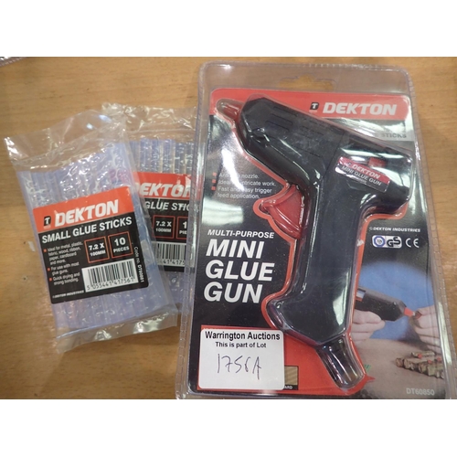 1756A - New Dekton glue gun and two packs of glue sticks. P&P Group 1 (£14+VAT for the first lot and £1+VAT ... 