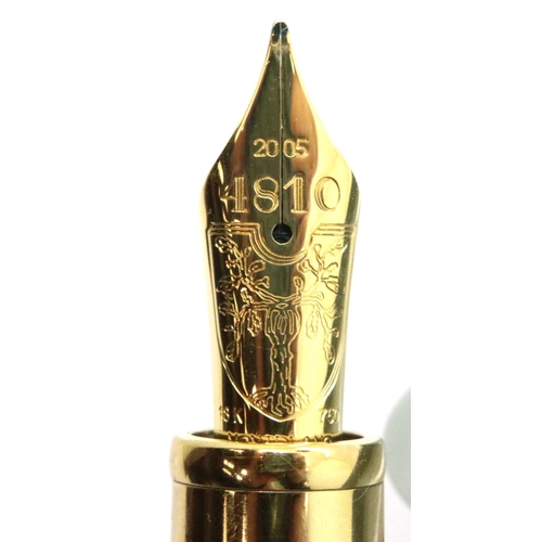 99 - Mont Blanc: Patron of Art limited edition fountain pen, Pope Julius II, 1757/4810. It pays tribute t... 