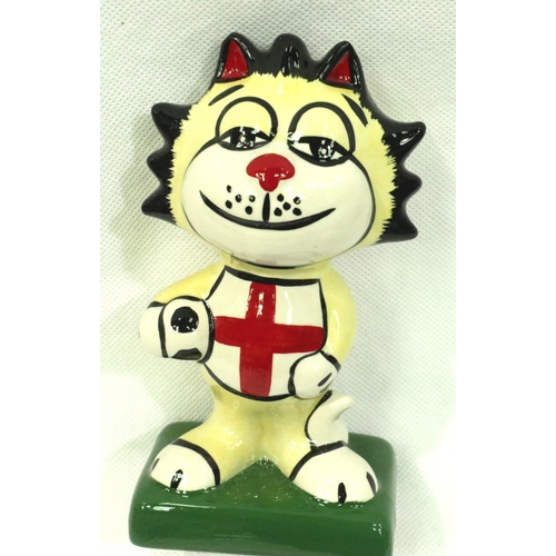 196 - Lorna Bailey, Football Cat, H: 12 cm. No cracks, chips or visible restoration. P&P Group 1 (£14+VAT ... 