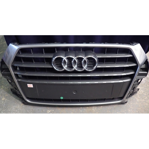 1223 - Front Audi grille possibly Q3 or Q5, L: 112 cm. Not available for in-house P&P, contact Paul O'Hea a... 