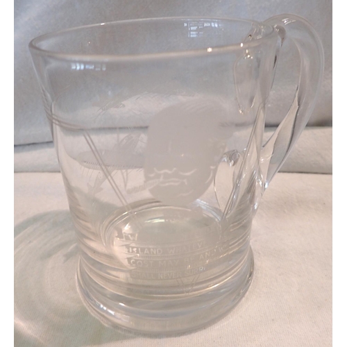 1229 - Stuart Crystal Winston Churchill glass mug. P&P Group 1 (£14+VAT for the first lot and £1+VAT for su... 