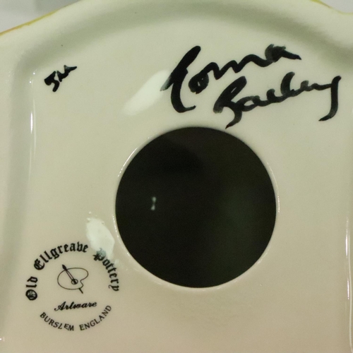 194 - Lorna Bailey cat, Sandy, L: 10 cm. No cracks, chips or visible restoration. P&P Group 1 (£14+VAT for... 