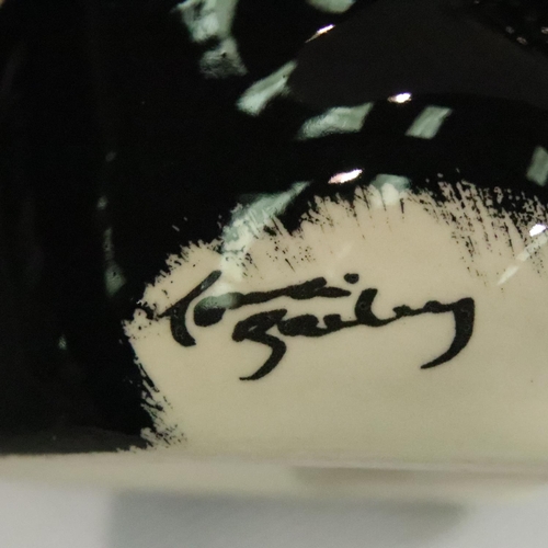 201 - Lorna Bailey cat, Pikey, H: 12 cm. No cracks, chips or visible restoration. P&P Group 1 (£14+VAT for... 