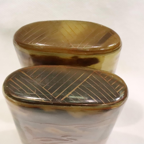 214 - Tortoiseshell cigar box, 12 x 7 cm. P&P Group 1 (£14+VAT for the first lot and £1+VAT for subsequent... 