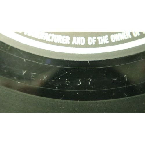 316 - The Beatles Sgt Peppers Lonely Hearts Band, YEX637-1 PCS 7027, with insert. Good used/played conditi... 