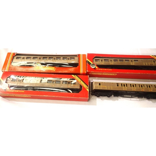 2061 - Four Hornby OO scale L.N.E.R Teak coaches in very good condition, three are boxed. P&P Group 1 (£14+... 