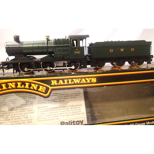 2082 - Mainline Collett locomotives 3205, G.W.R Green. In very good condition, box has wear. P&P Group 1 (£... 