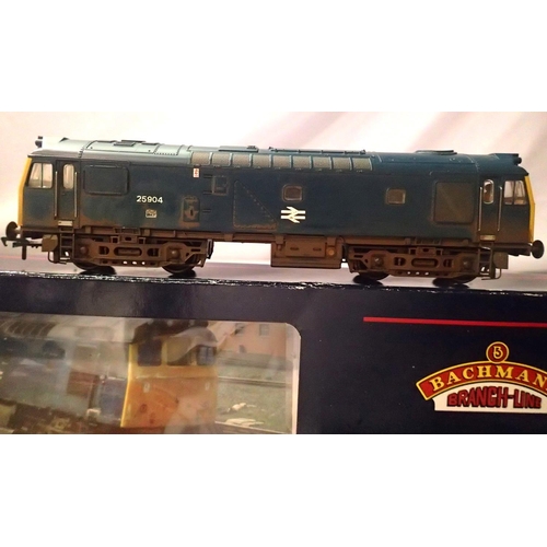 2105 - Bachmann 32.412, class 25 diesel blue, weathered, re numbered 25904. In fair to good condition, box ... 