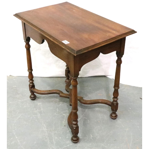 3121 - 20th century walnut lamp table with shaped cross stretchers, 69 x 45 x 71 cm H. Not available for in... 